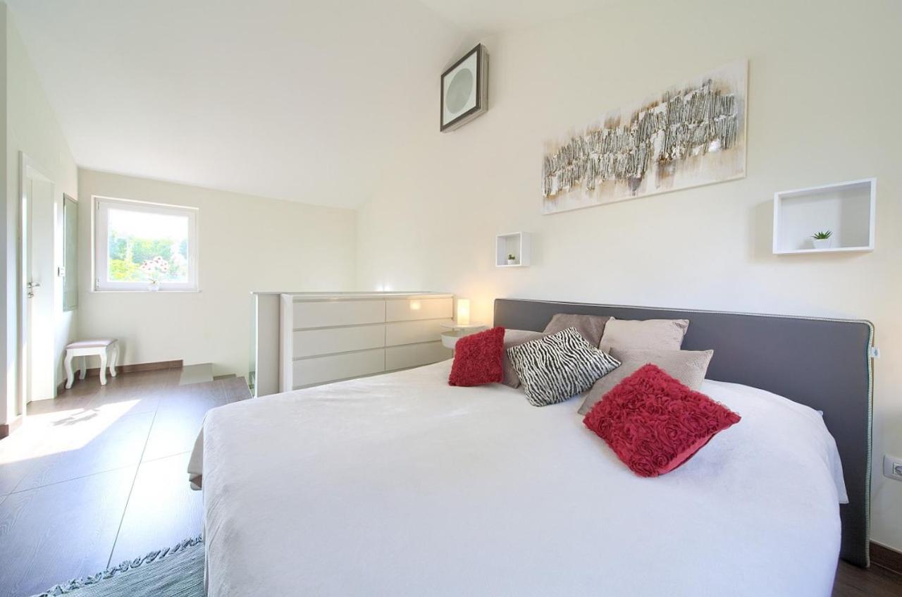 Holiday home Apolina *
